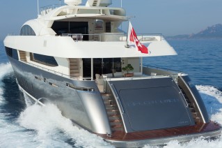 SIERRA ROMEO - Aft Running Shot